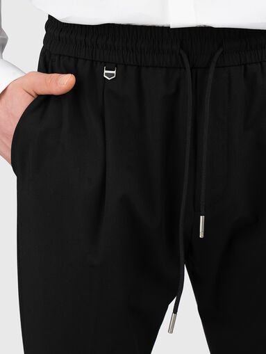 Trousers with elastic waist - 4