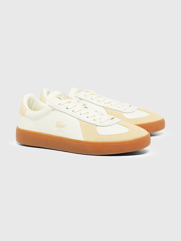 Sports shoes with logo - 3