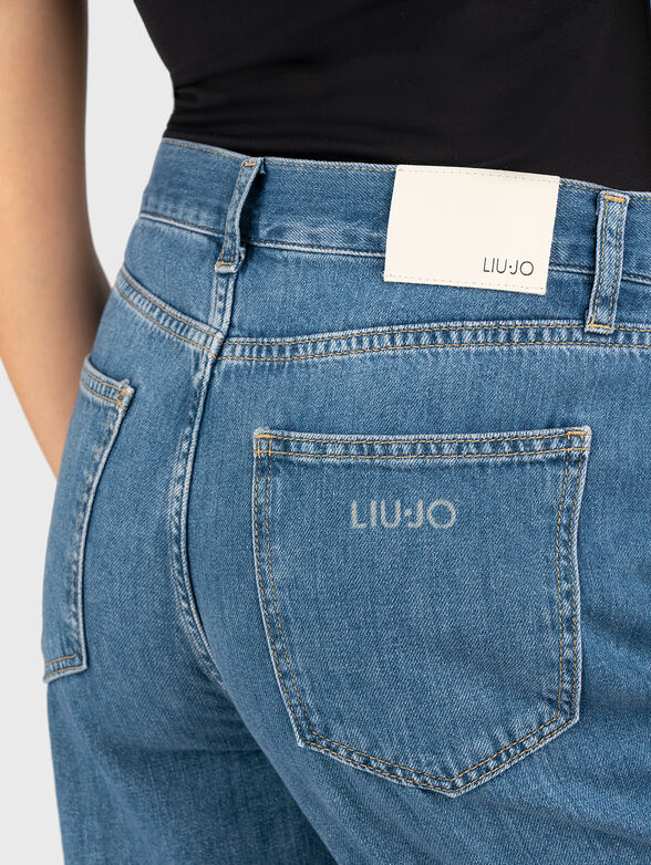 Straight jeans with wide legs - 3