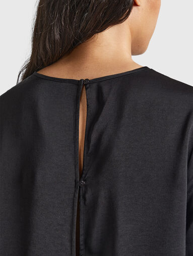 KATRINA blouse with accent back - 3