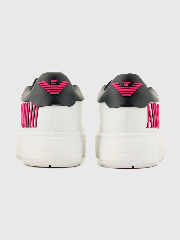 Leather shoes with contrasting logo accent - 3