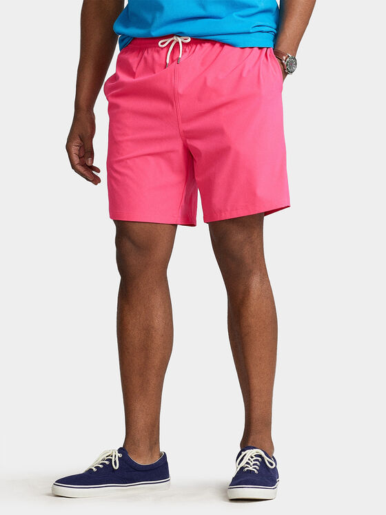 Плажни шорти в цикламен цвят - 1