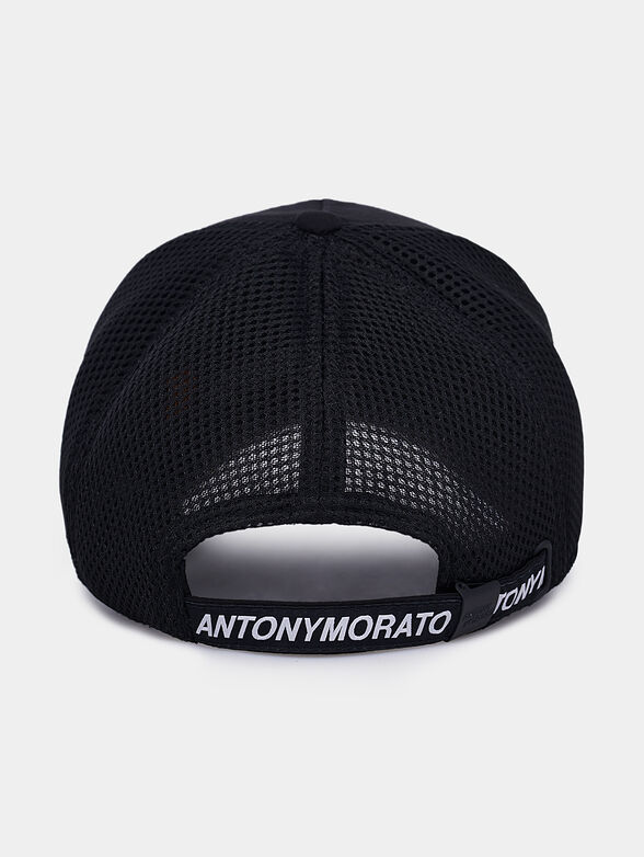 Baseball cap with embossed logo - 2