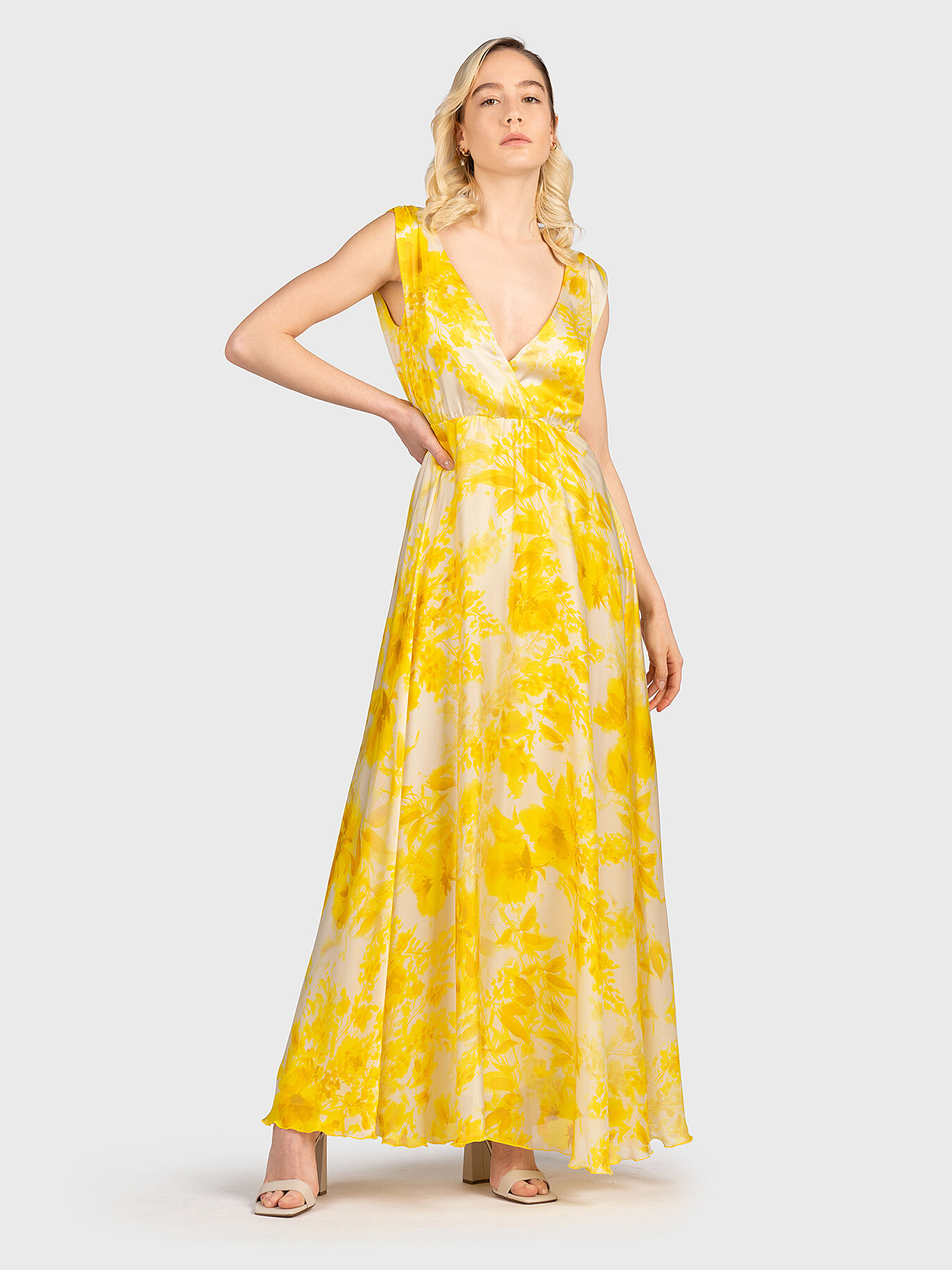 古着人気アイテム Long V-neck dress with floral print brand LIU JO メンズウェア
