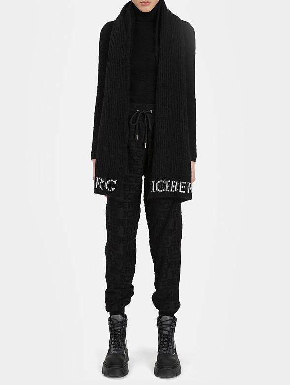 Black sports pants with logo datails - 4