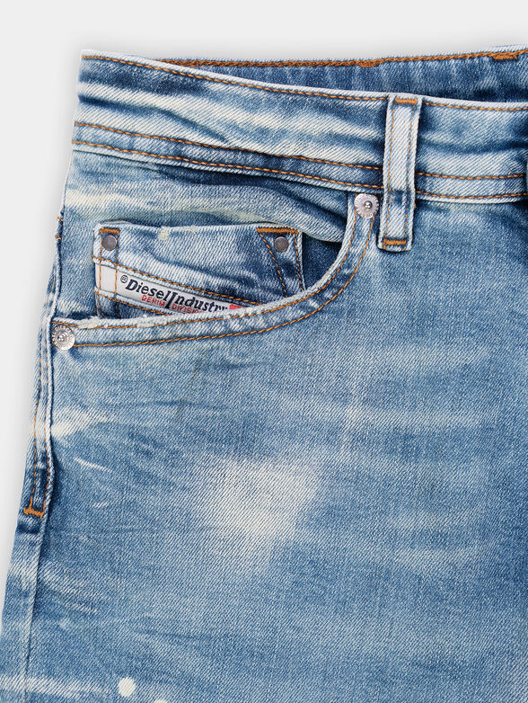 Jeans NARROT-R-J-N with art details - 3