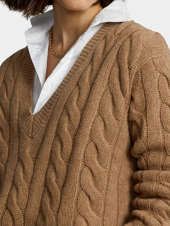 Knitted sweater with V-neck - 4