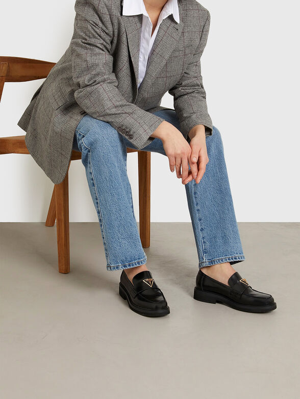 SHATHA loafers in black - 2