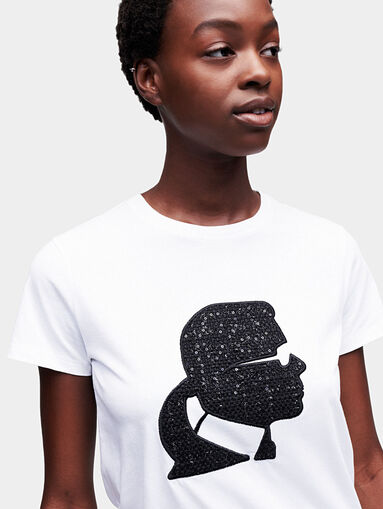 Branded T-shirt with boucle logo - 3