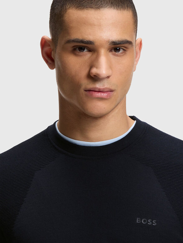 Round neck sweater - 4
