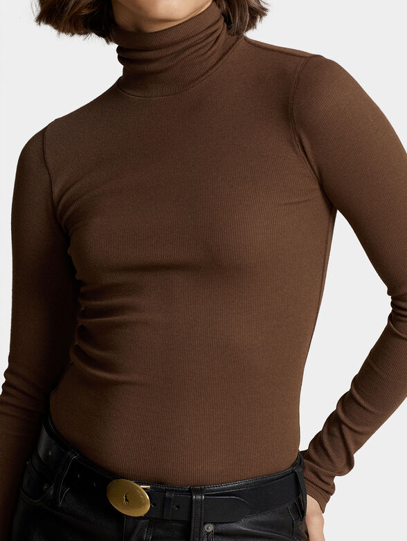 Brown turtleneck sweater - 3