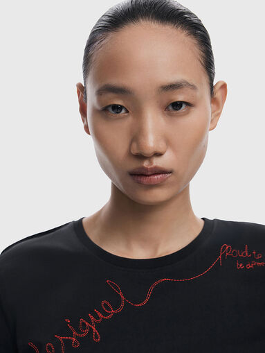 T-shirt with contrasting embroidery - 5