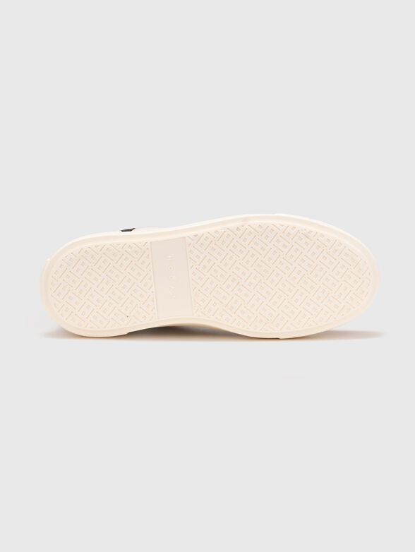 Sneakers with a logo featuring shiny elements - 5