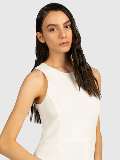 Mini dress with ruffles - 3