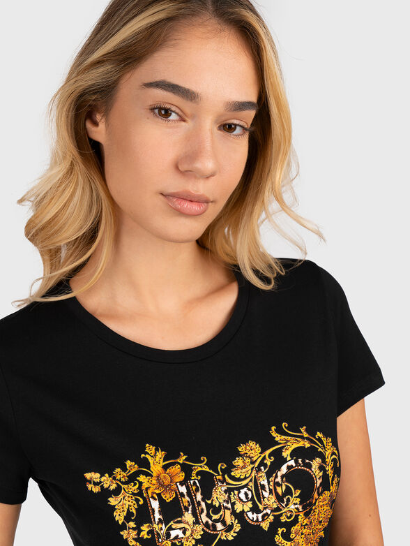Black T-shirt with attactive print - 4