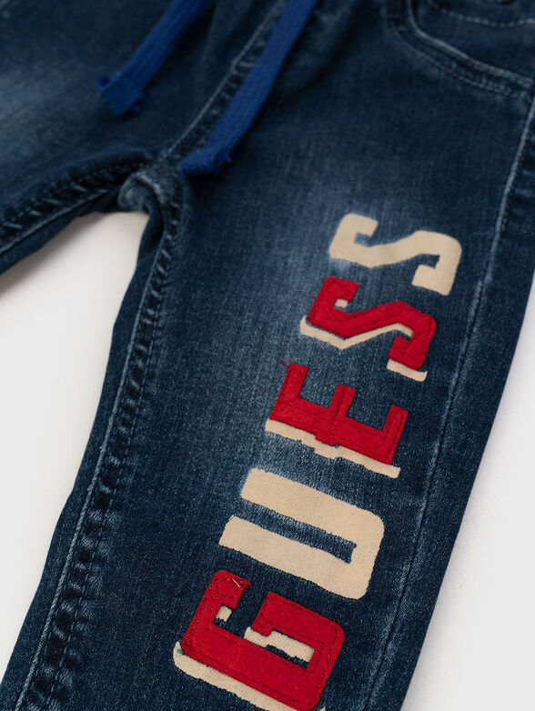 Jeans with contrast logo - 4