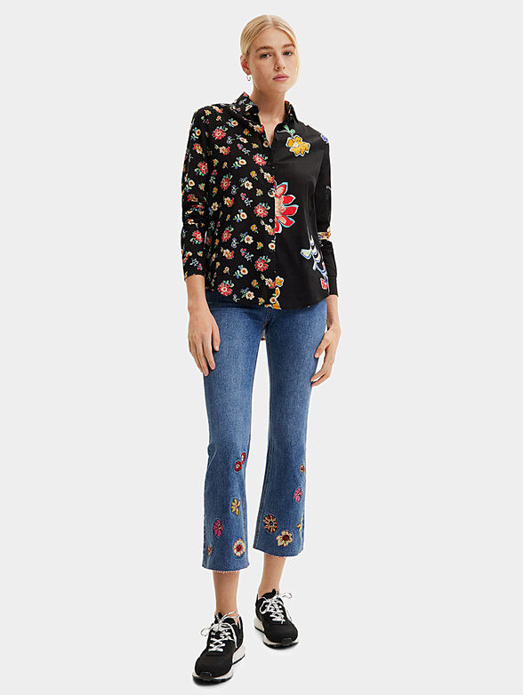 SINGAPUR black shirt with floral motifs - 2