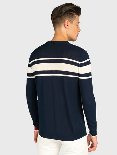 Sweater with contrasting stripes - 3