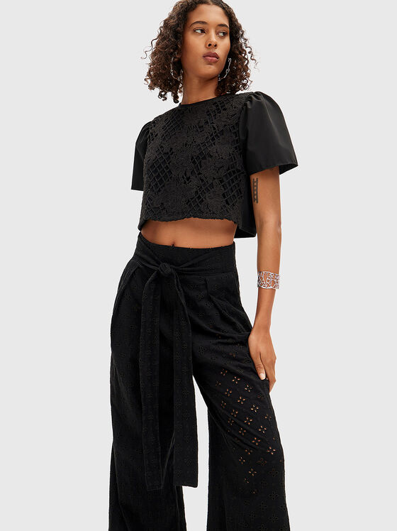 Черен панталон с английска бродерия - 1