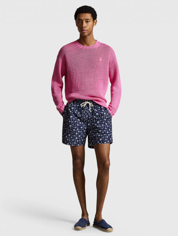 Beach shorts with a contrasting print - 4