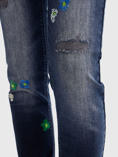 Embroidery skinny jeans - 4