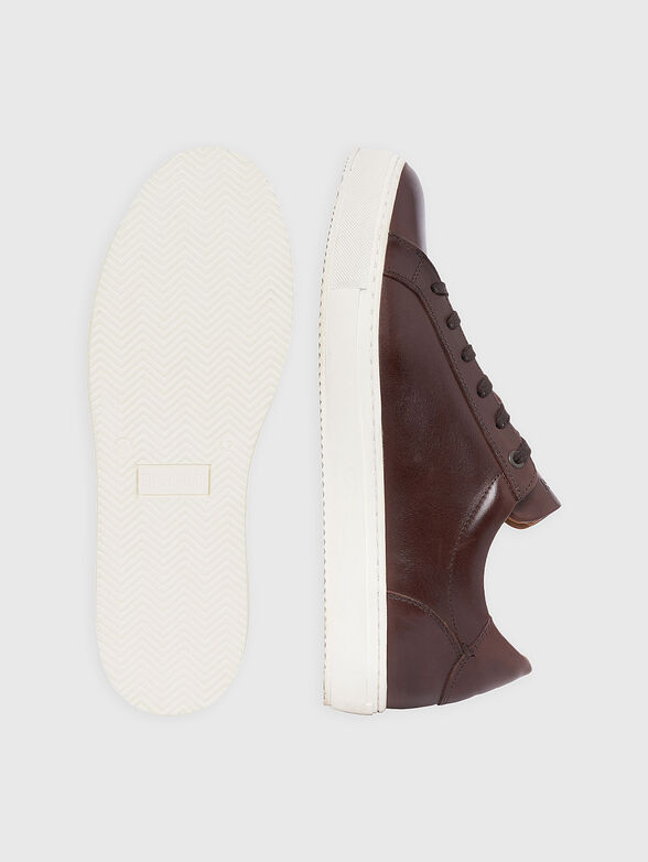 Brown leather sports shoes - 4
