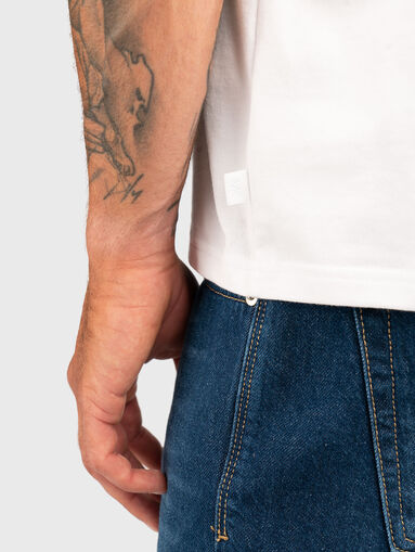 T-shirt with logo detail made of cotton - 5