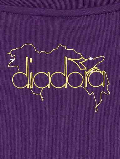 Unisex T-shirt with an accent logo print - 4