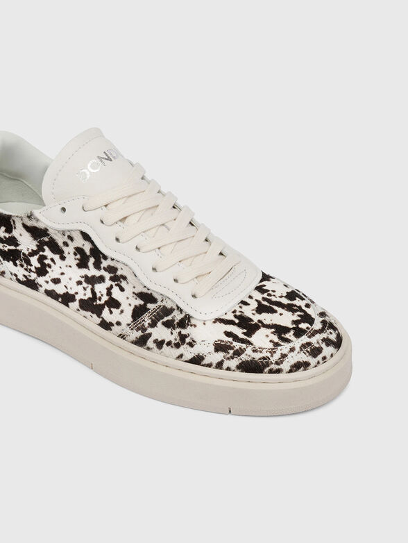 Leather sneakers with logo detail - 4