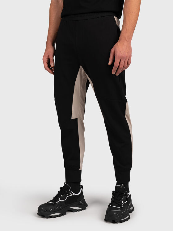Спортен панталон с бежови вложки - 1