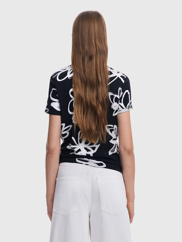 T-shirt with oval neckline and print - 2