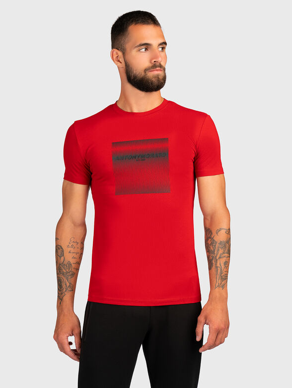 Red slim T-shirt with contrast print - 1