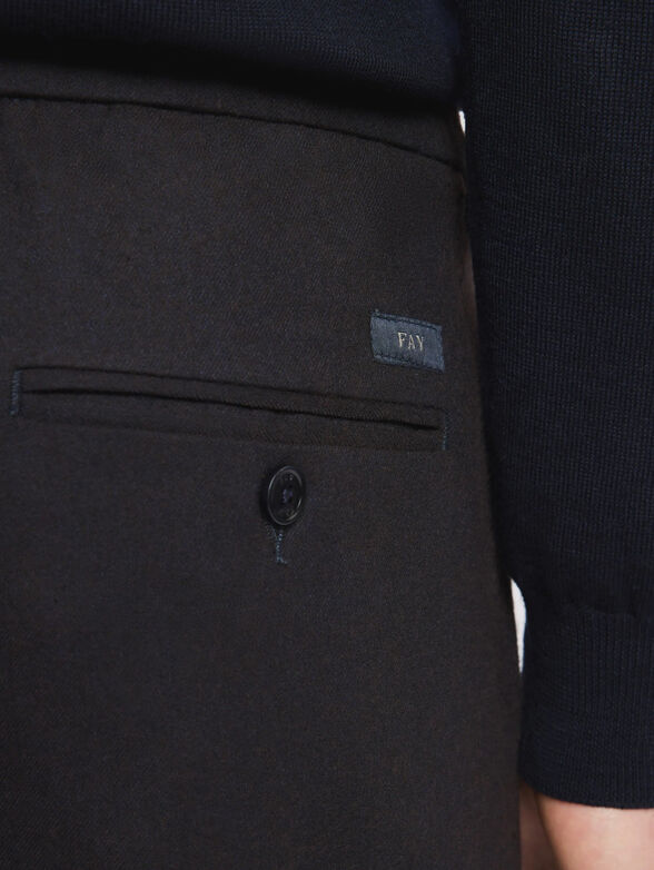 Chino trousers made of a wool blend - 3