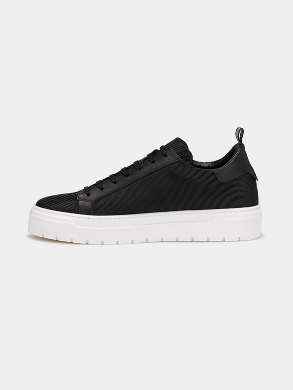 Black sneakers with metal logo detail - 4