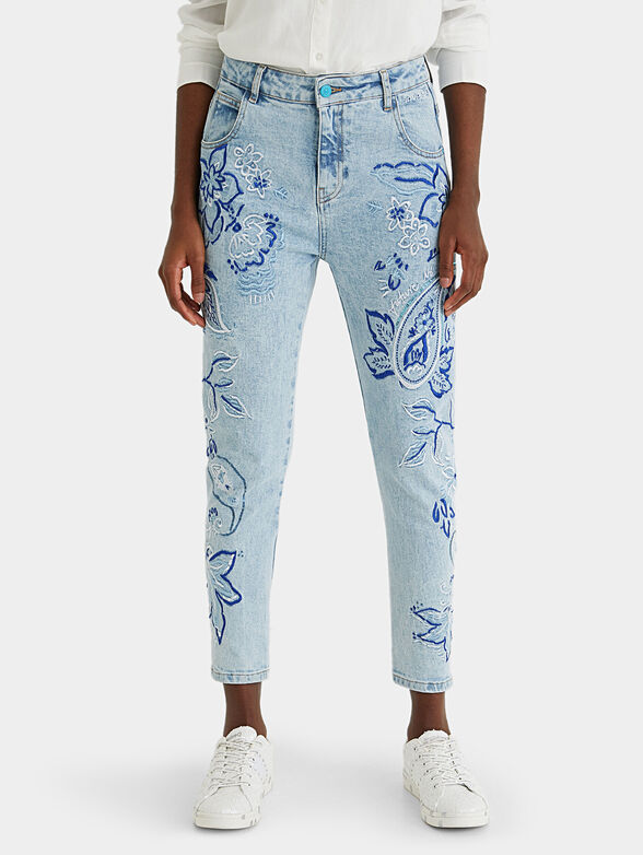 Boyfriend jeans with embroidery - 1