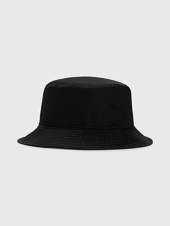Black bucket hat with logo accent - 2