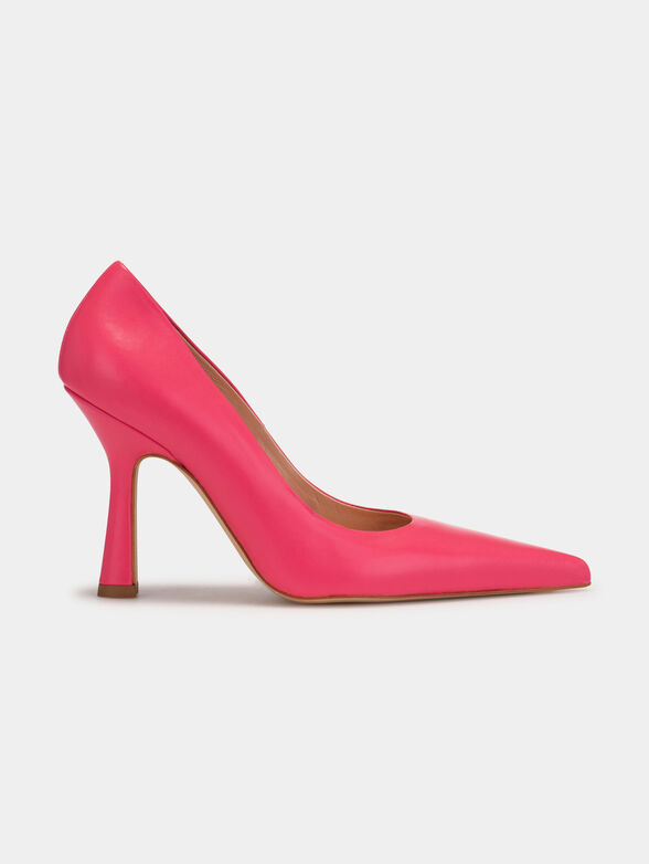 Heeled shoes in peach color - 1