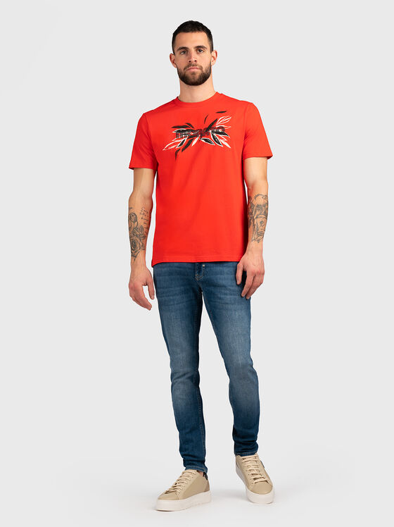 Червена тениска с лого принт - 2