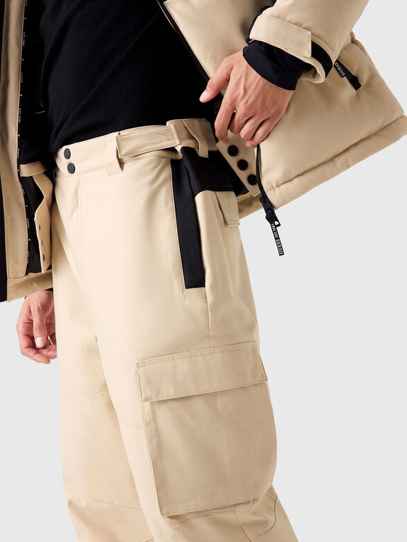 Ski pants with contrasting details - 4