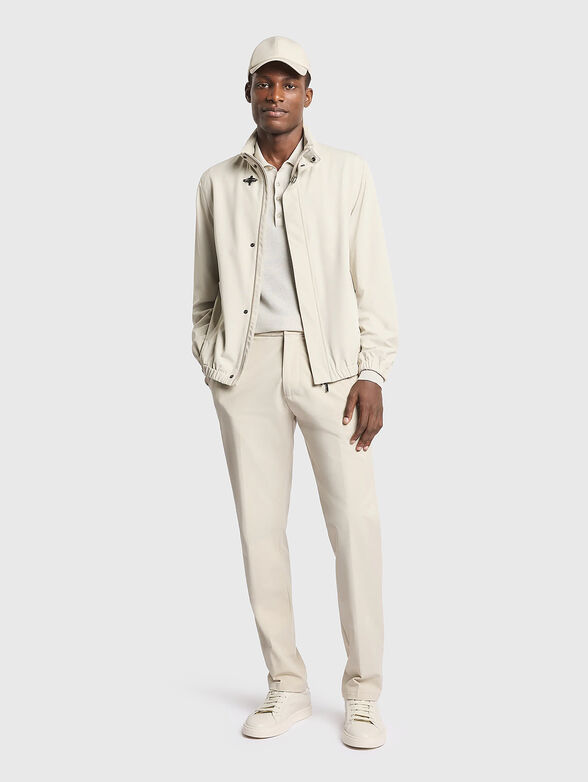 Transitional jacket with accent fastening - 2