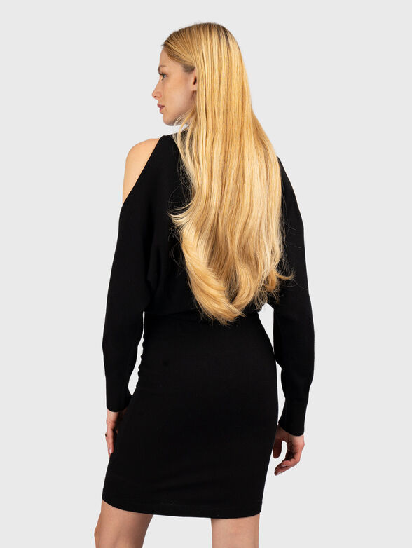 Knitted dress with bare shoulders - 2