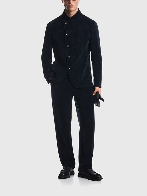Jacket with an asymmetrical closure - 2