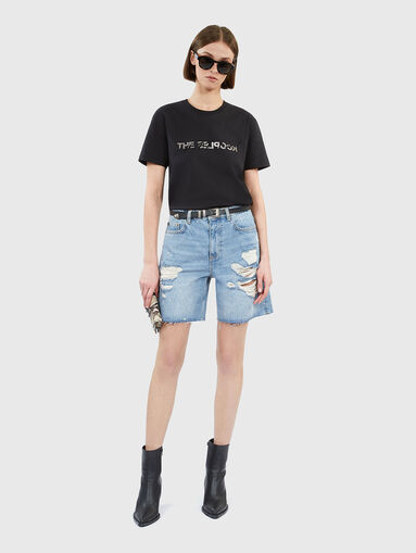 Black T-shirt with contrasting print - 5