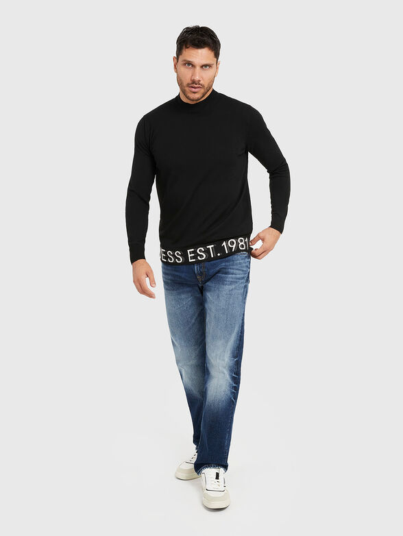 Sweater with contrasting logo accent - 2