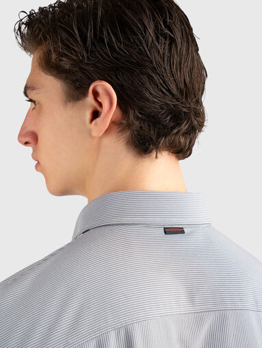 Shirt with striped pattern - 4