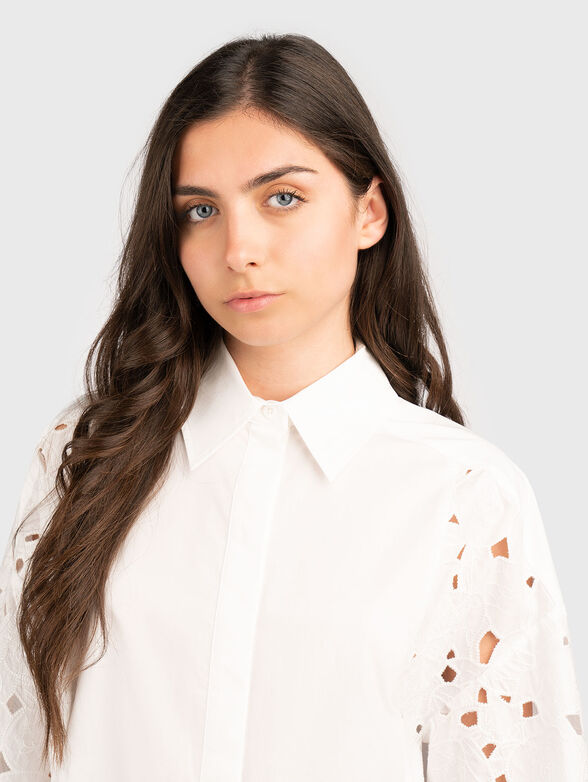 Oversized shirt with floral embroidery - 4