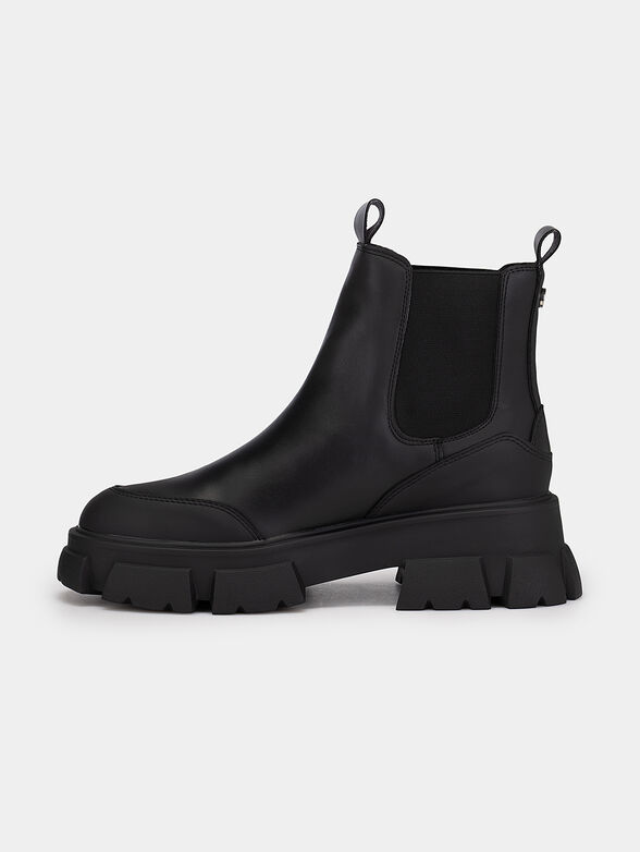 CAVE ankle boots with elastic inserts - 4