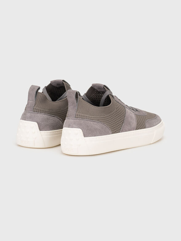 Sports shoes with suede elements - 2