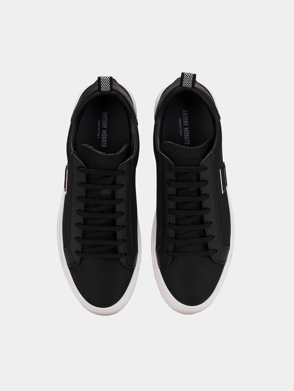 Black sneakers with metal logo detail - 6