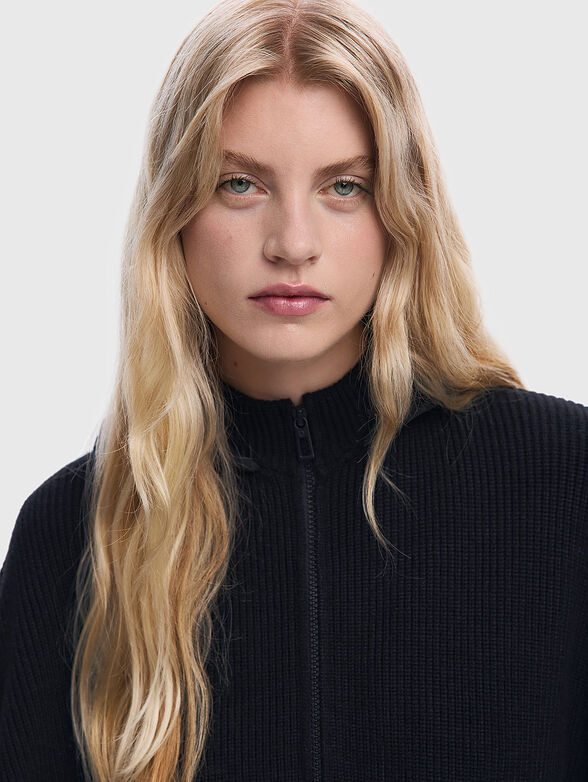 ALDAMA poncho with accent pockets - 6